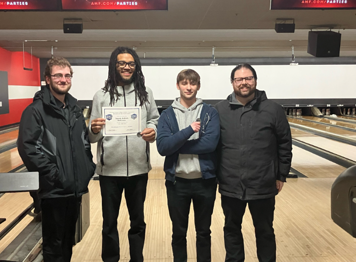 Men’s Bowling Team Places Third in Regionals